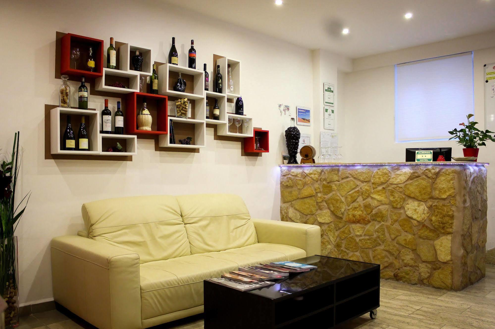 Hotel Rossovino Milano Екстериор снимка